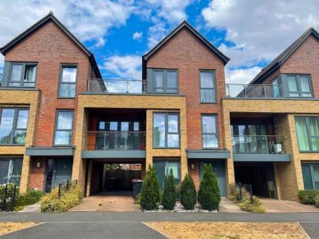 3 bedroom Town house To Let