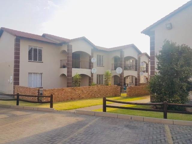 3 Bedroom Town House to let in Dalpark 1 Brakpan