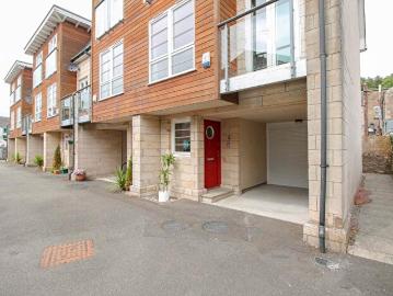 3 Bedroom Town House To Rent In Avenue Mews, Bridge Of Allan, FK9