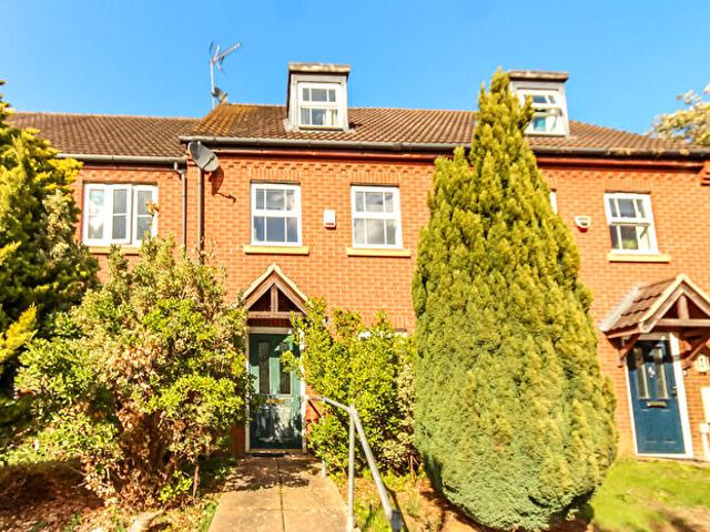 3 Bedroom Town House To Rent In Chapman Road, Wellingborough, NN8