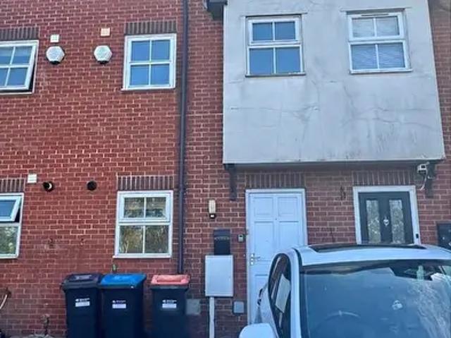 3 Bedroom Town House To Rent In Killerton Close, Westcroft, Milton Keynes, MK4