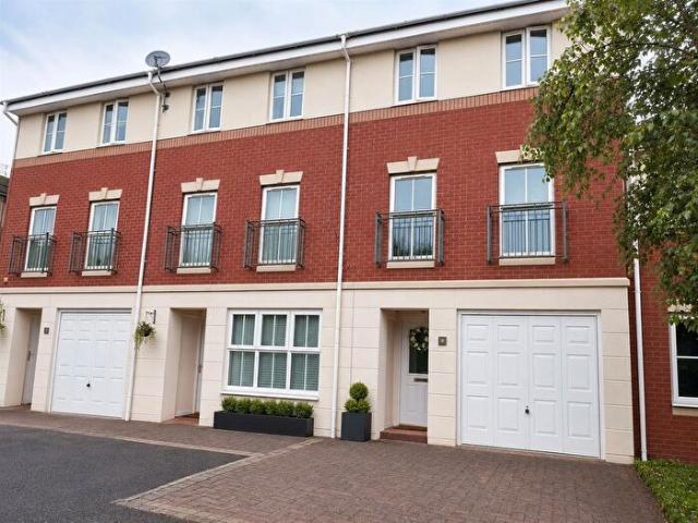 3 Bedroom Town House To Rent In Poets Way, Llanharan, Pontyclun, CF72