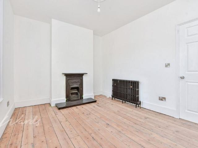3 bedroom town house to rent