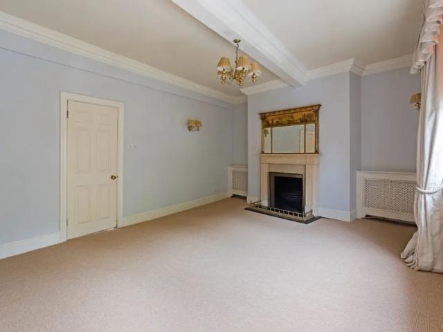 3 bedroom town house to rent