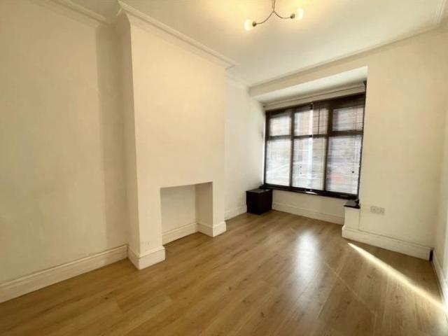 3 bedroom town house to rent