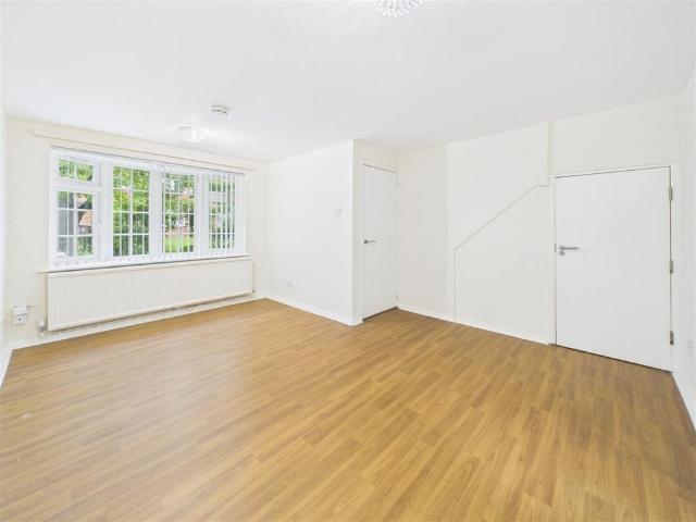 3 bedroom Town house to rent