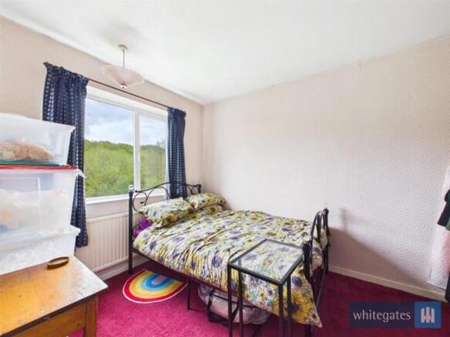 3 bedroom town house for sale in Roundwood Glen, Bradford, West Yorkshire, BD10