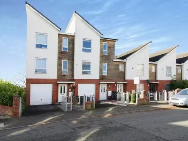 3 bedroom town house for rent in Treborth Road, Blacon, CH1