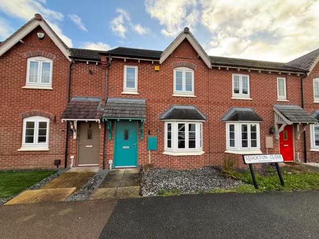 3 bedroom town house for rent in Ashford Way, Church Gresley.