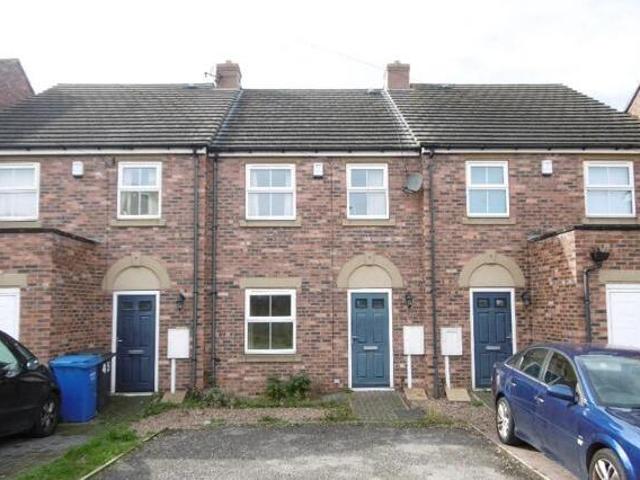 3 Bedroom Town House For Rent In Chesterfield, Derbyshire