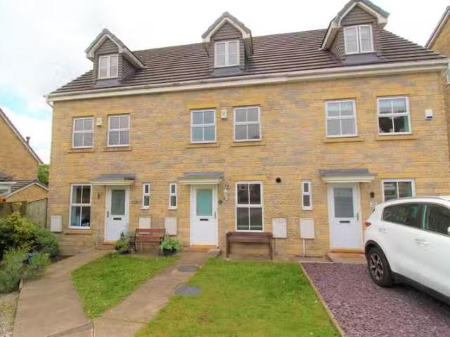 3 bedroom town house for rent in Limewood Close, Helmshore, Ro.