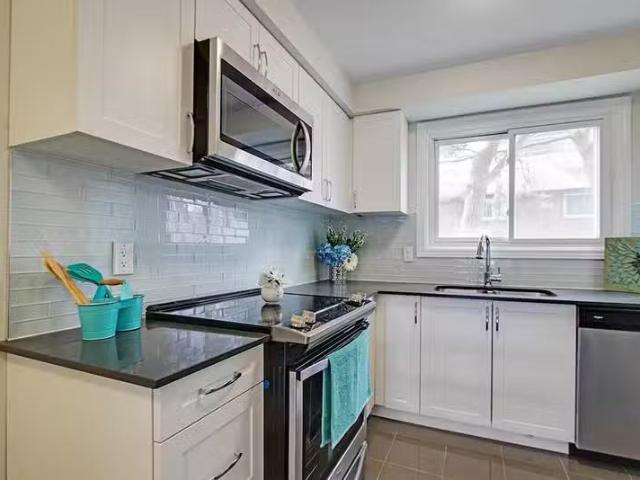 3 Bedroom Townhome 452 560 Arlington Boulevard