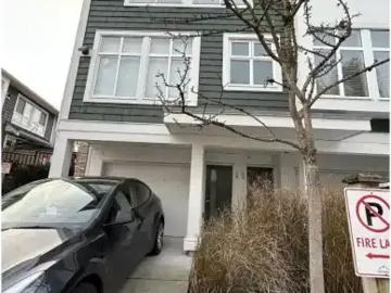 3 Bedroom Townhouse Maple Ridge BC 103487547