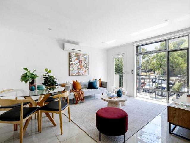 3 bedroom townhouse marvelously located