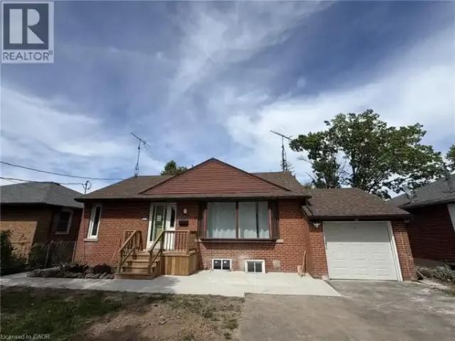 3 Bedroom Townhouse Milton ON 103091676