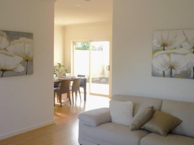 3 BEDROOM TOWNHOUSE MINUTES AWAY FROM THE STUNNING SEACLIFF AND BRIGHTON BEACHES