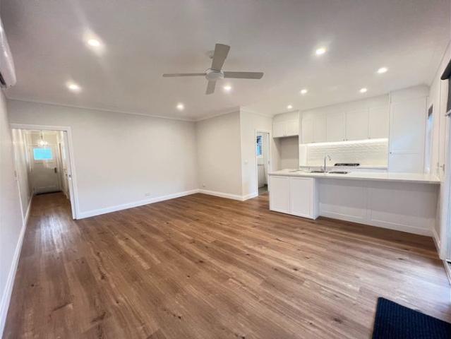 3 Bedroom Townhouse Moments From Bayswater Village