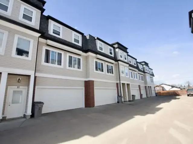 3 Bedroom Townhouse Morinville AB 105226704