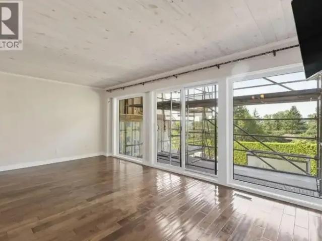 3 Bedroom Townhouse North Vancouver BC 105023402
