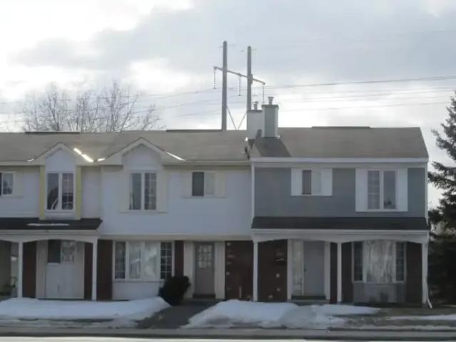 3 Bedroom Townhouse Ottawa ON 103118228