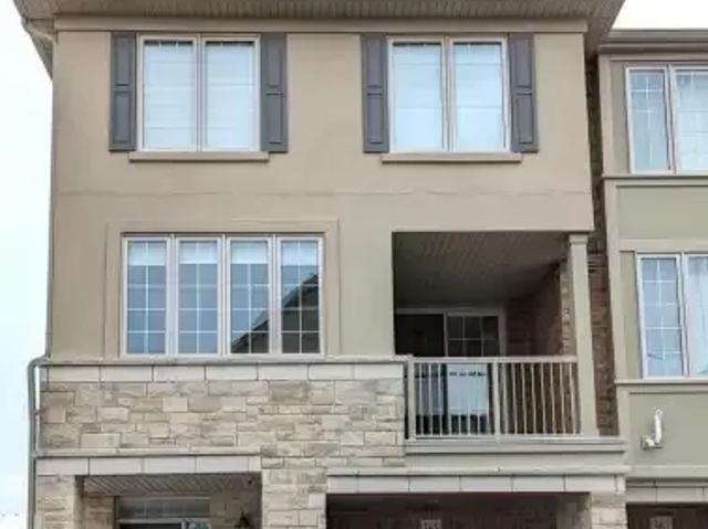 3 Bedroom Townhouse Oakville ON 105004700