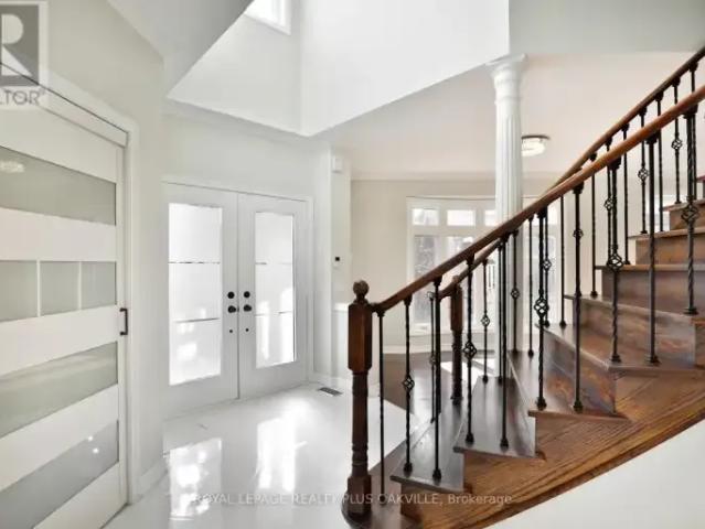 3 Bedroom Townhouse Oakville ON 105023488