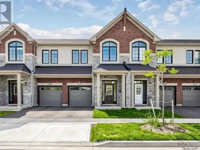 3 Bedroom Townhouse Oakville ON 105118995