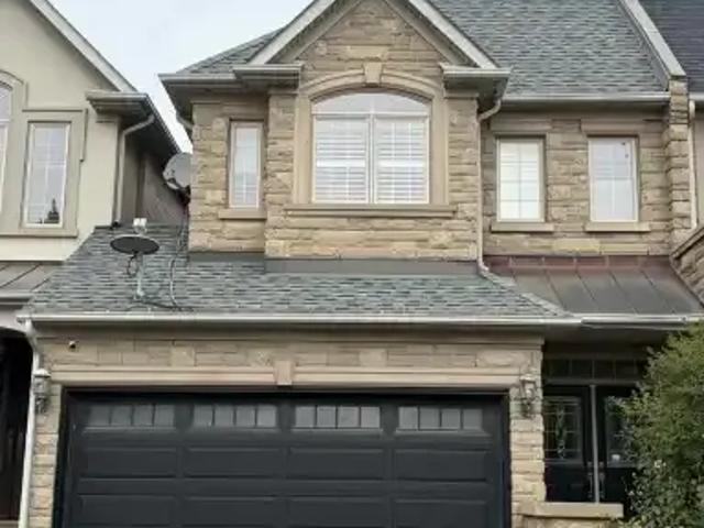 3 Bedroom Townhouse Oakville ON 105565571
