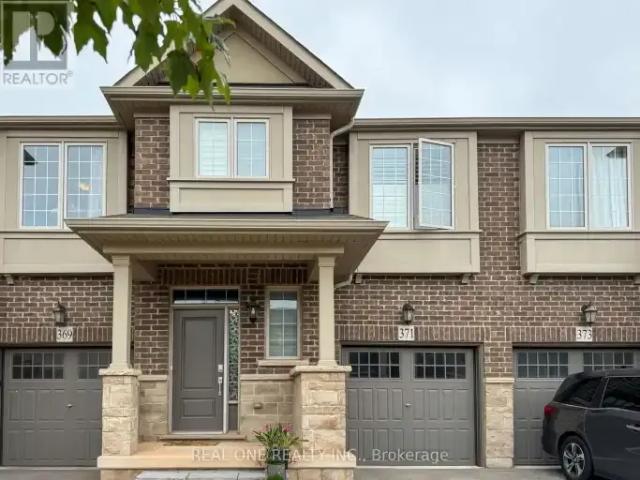 3 Bedroom Townhouse Oakville ON 105565538