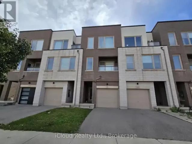 3 Bedroom Townhouse Oakville ON 105602196