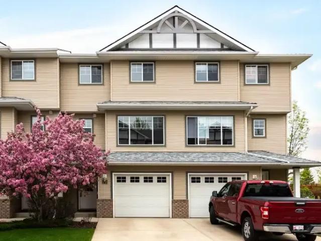 3 Bedroom Townhouse Okotoks AB 105167262