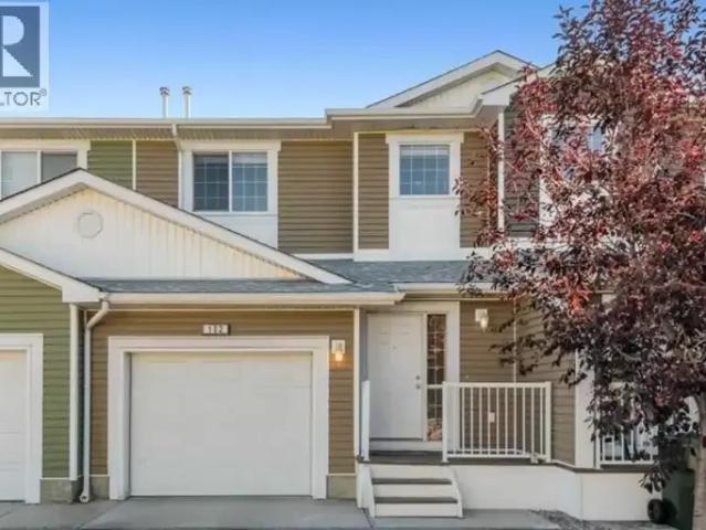 3 Bedroom Townhouse Airdrie AB 105150636