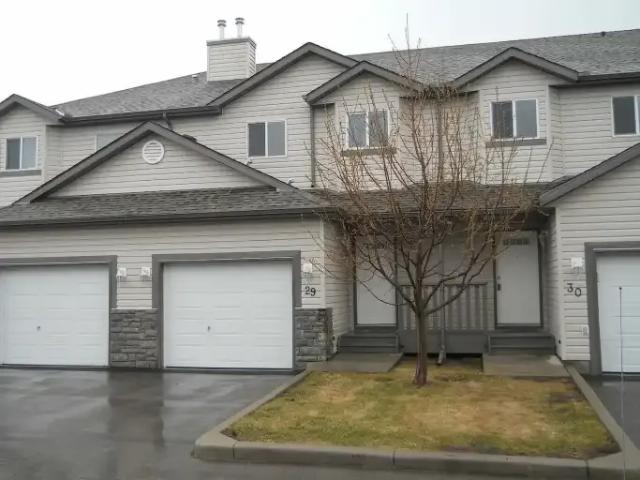 3 Bedroom Townhouse Airdrie AB 105394667