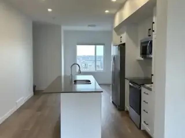 3 Bedroom Townhouse Airdrie AB 105543207