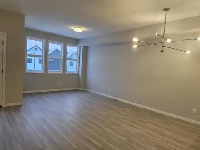 3 Bedroom Townhouse Airdrie AB 106004730