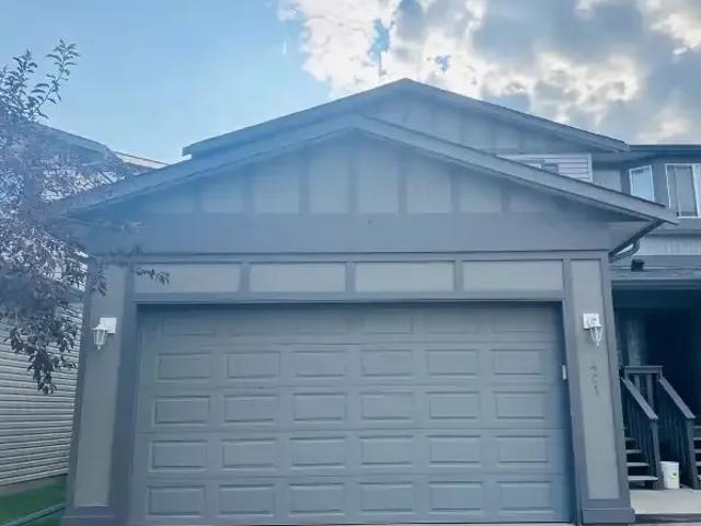 3 Bedroom Townhouse Airdrie AB LS104470624