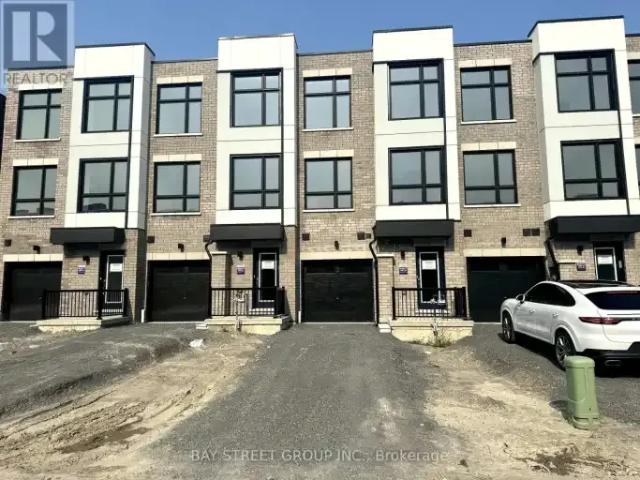 3 Bedroom Townhouse Ajax ON 105411024