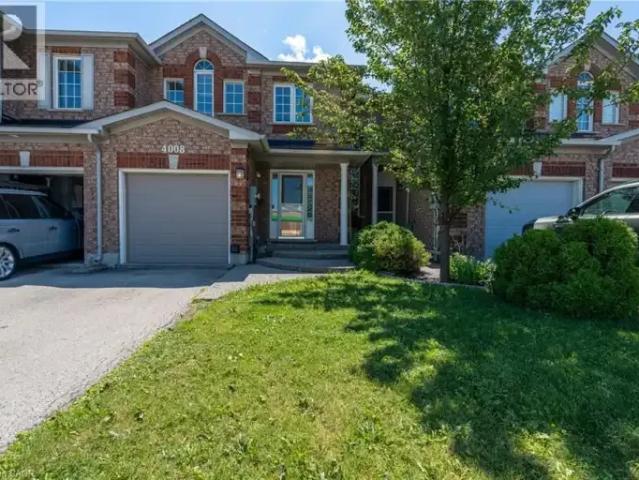 3 Bedroom Townhouse Burlington ON 105526206