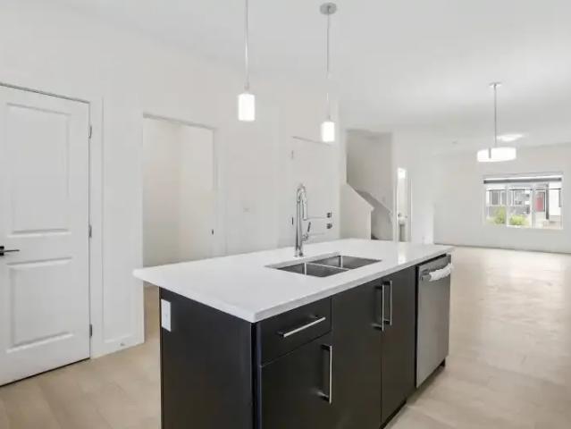 3 Bedroom Townhouse Beaumont AB 105410481