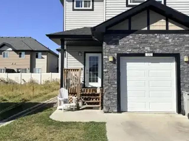 3 Bedroom Townhouse Beaumont AB 105602094