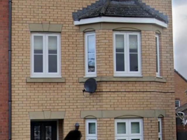 3 bedroom townhouse Bills included