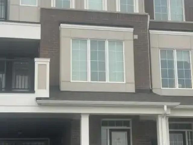 3 Bedroom Townhouse Caledon ON 104470961