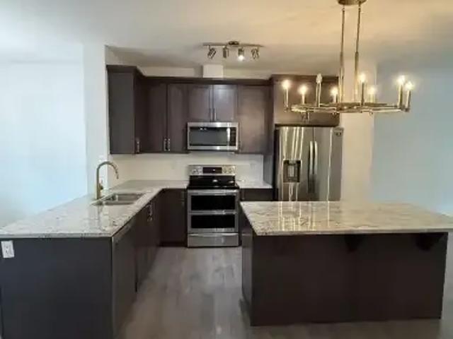 3 Bedroom Townhouse Calgary AB 104142723