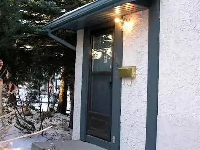 3 Bedroom Townhouse Calgary AB 104362787