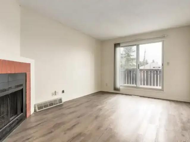 3 Bedroom Townhouse Calgary AB 104400393