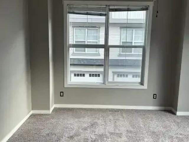 3 Bedroom Townhouse Calgary AB 104470016