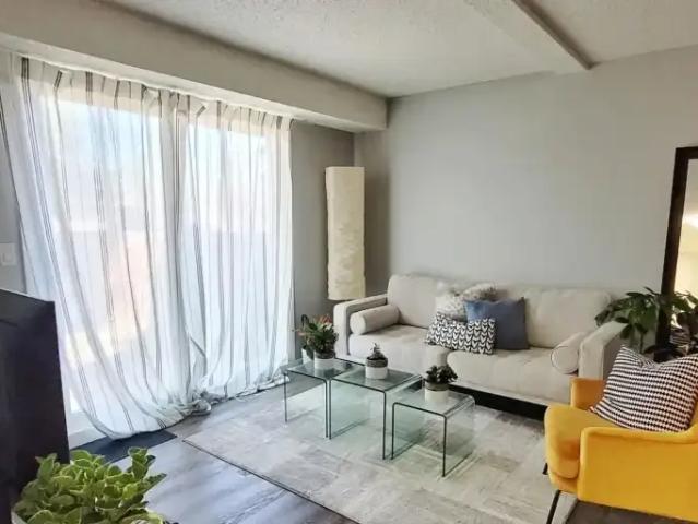 3 Bedroom Townhouse Calgary AB 104506797