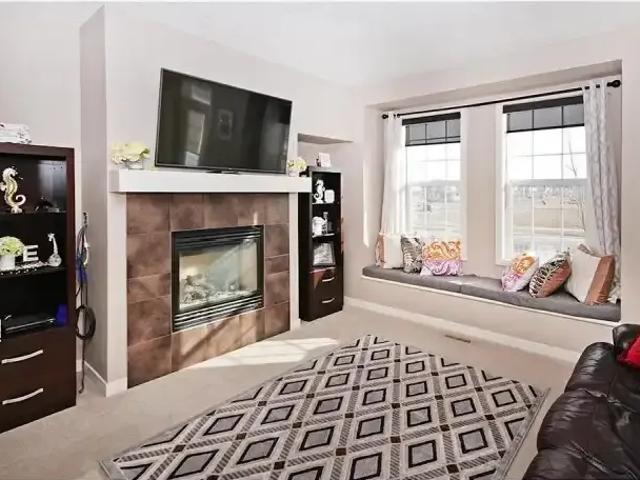 3 Bedroom Townhouse Calgary AB 104597611