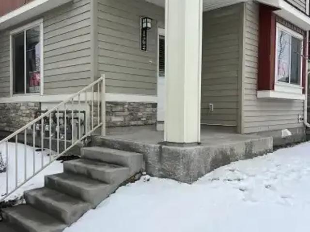 3 Bedroom Townhouse Calgary AB 104637937