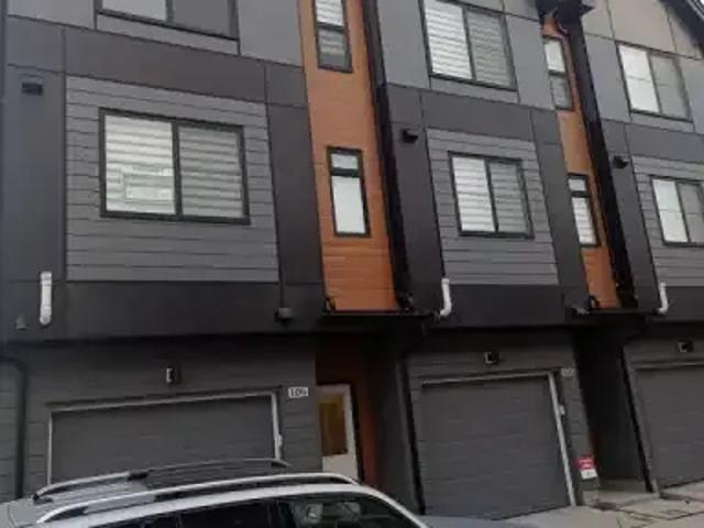 3 Bedroom Townhouse Calgary AB 104711048